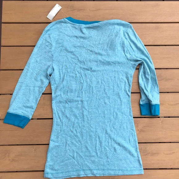 NWT Old Navy 3/4 Sleeve V-Neck Tee - Picture 2 of 3